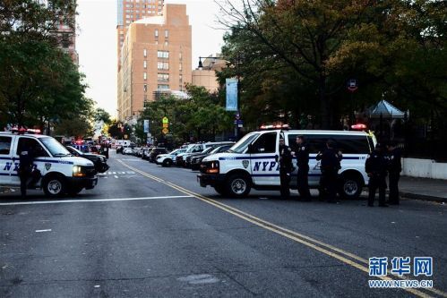 （国际）（1）纽约曼哈顿发生卡车撞人恐怖袭击事件8人死亡 