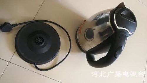 嫌疑人为了在网吧生活自备的水壶