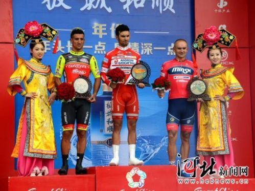 环中国国际公路自行车赛首战比赛承德皇家御道上演（组图）